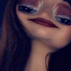 Meet your Posher, Alexia